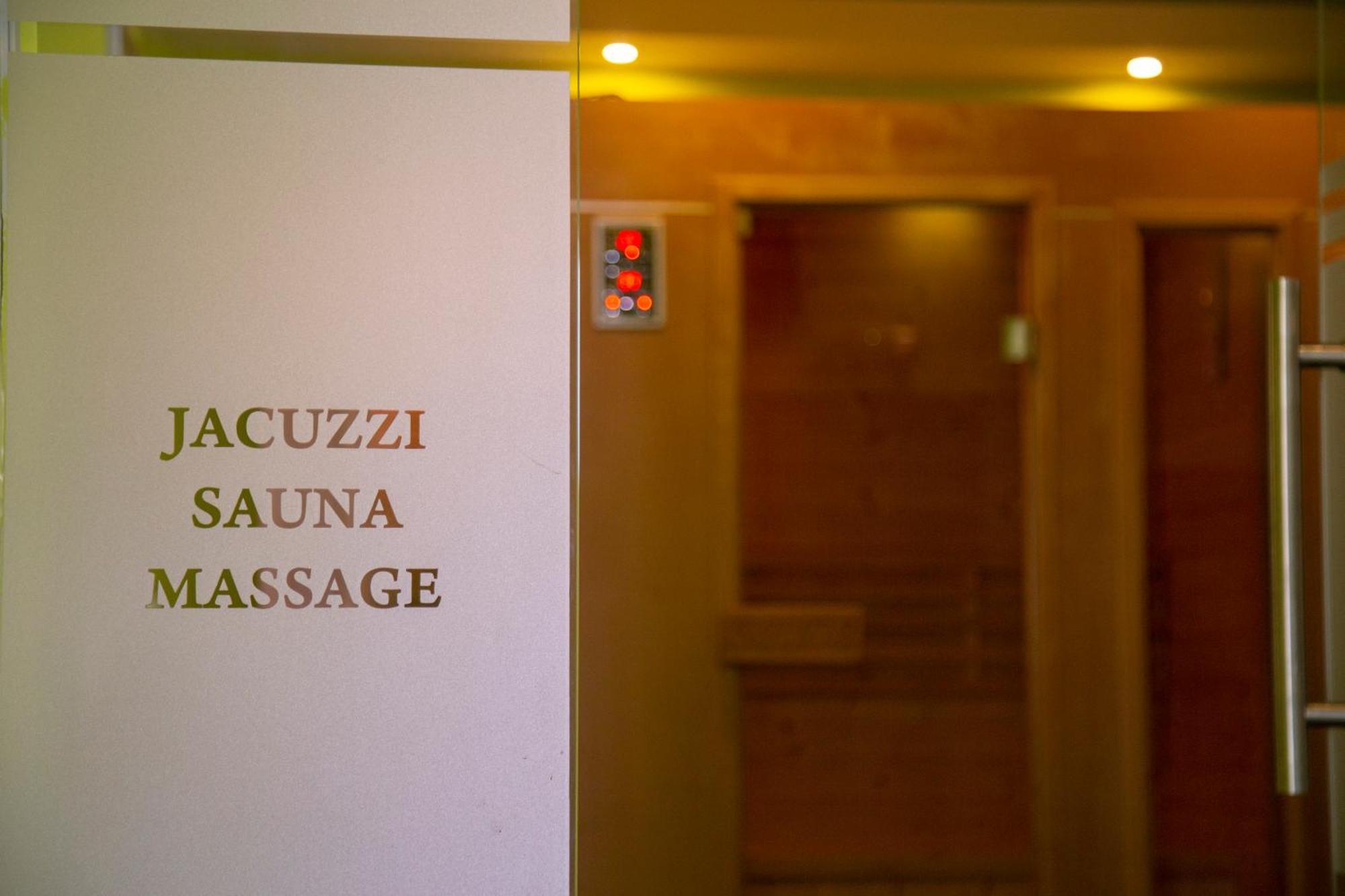 Hotel Ambasador Mamaia Eksteriør billede